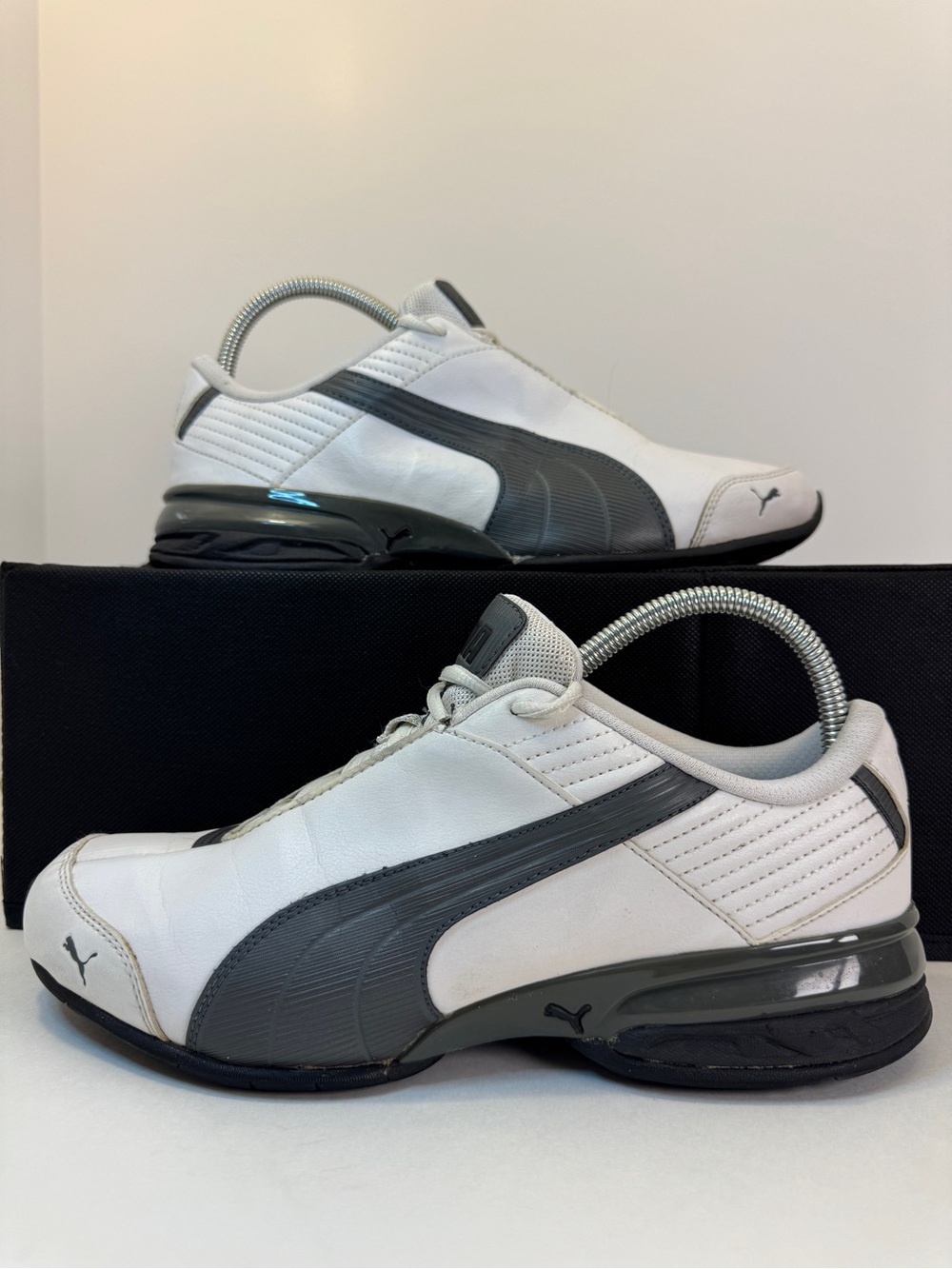 Puma super elevate men's running shoes white & grey size 8.5